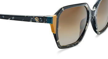 Das Bild zeigt die Sonnenbrille NAVAS von der Marke Etnia Barcelona in blau.